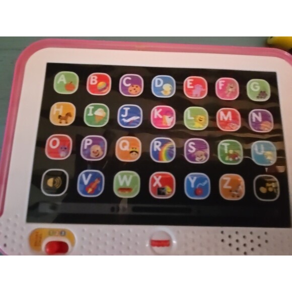 Fisher-Price Laugh & Learn Smart Stages Tablet with 3x AAA Batteries Included - Picture 4 of 5
